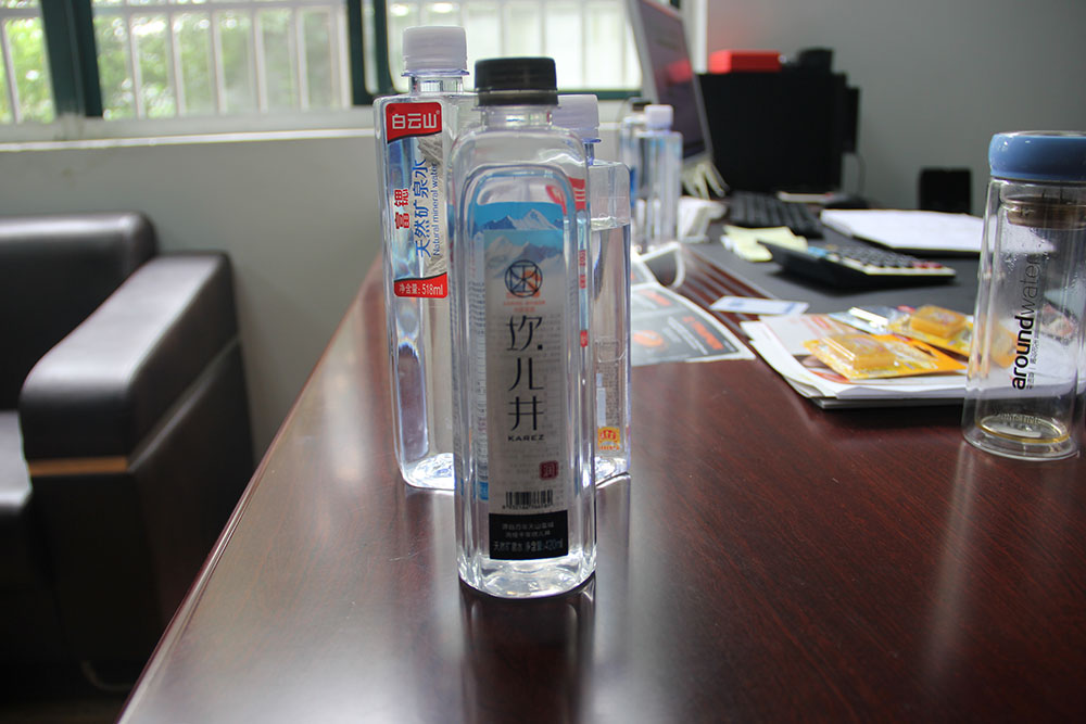 礦(kuang)泉水标(biao)簽